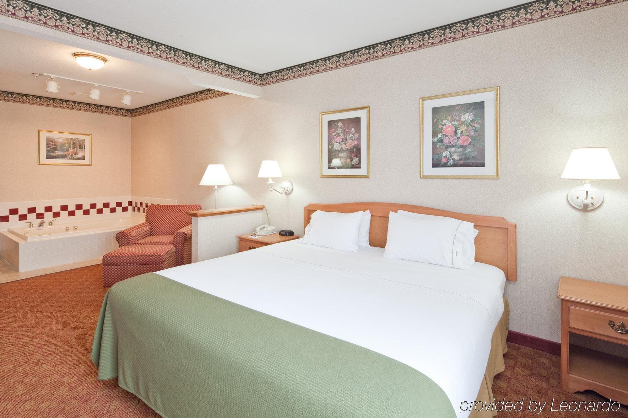 Holiday Inn Express Hotel & Suites Wauseon By Ihg Zimmer foto