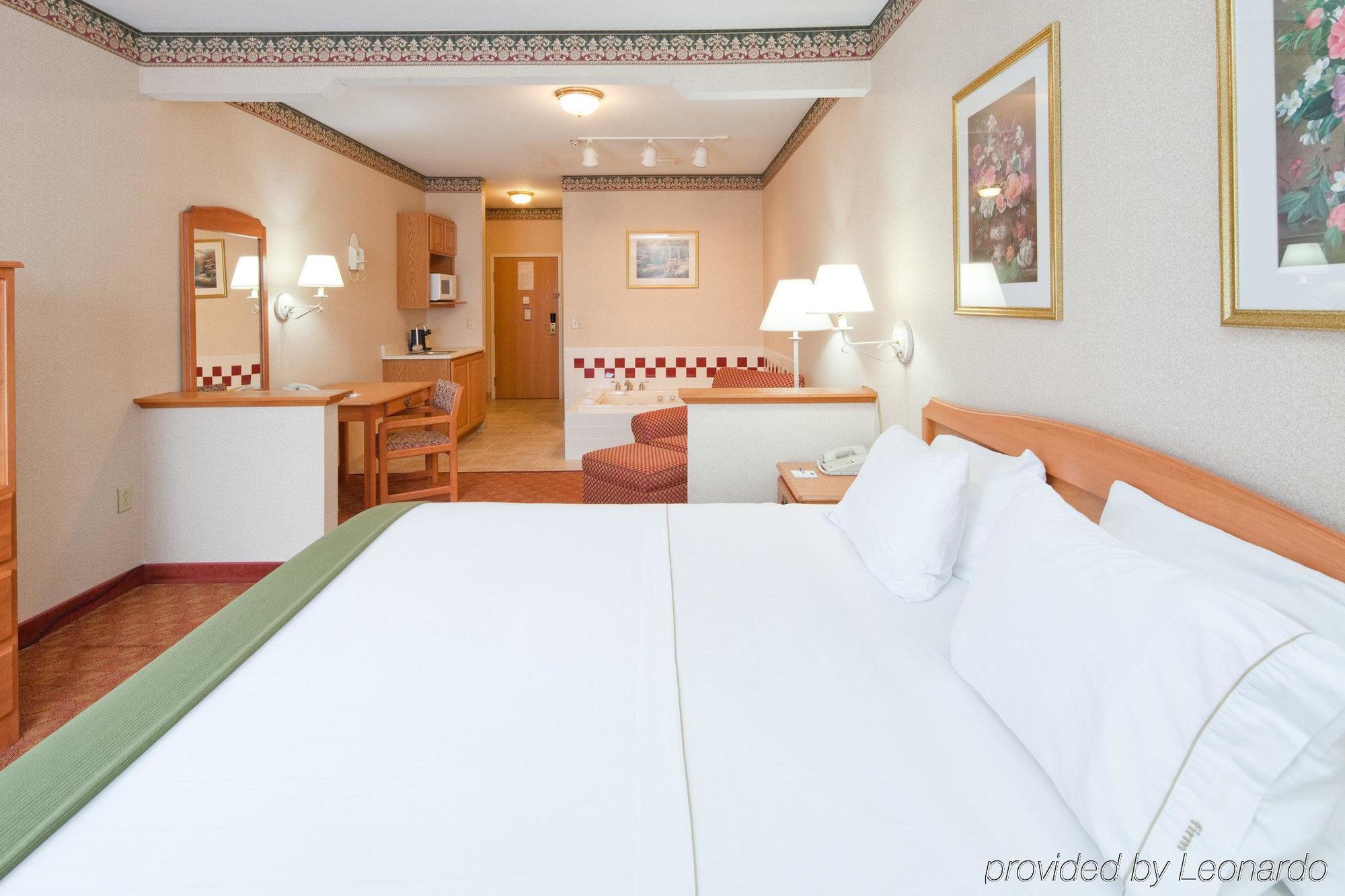 Holiday Inn Express Hotel & Suites Wauseon By Ihg Zimmer foto